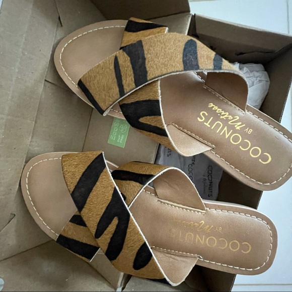 Black and brown Tiger striped slip on flat sandal - Picture 5 of 6